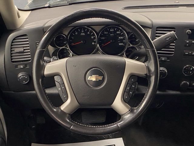 Used 2008 Silver Chevrolet LT image 24