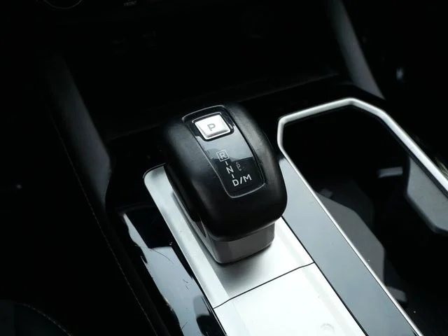 Certified Used 2025 White Diamond Mitsubishi SE image 22