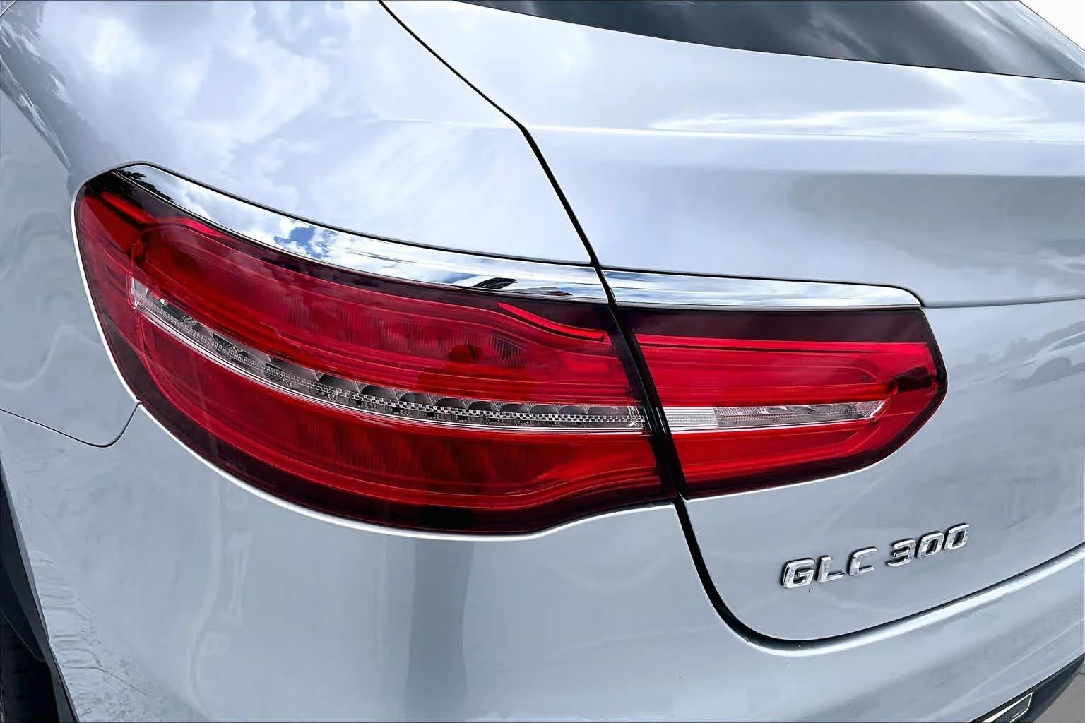 Used 2018 Iridium Silver Metallic Mercedes-Benz GLC 300 image 28