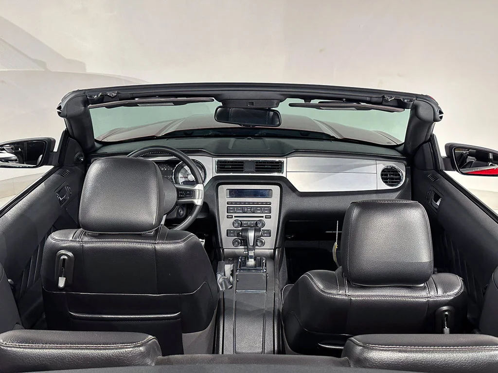 Used 2010 Red Ford V6 image 42