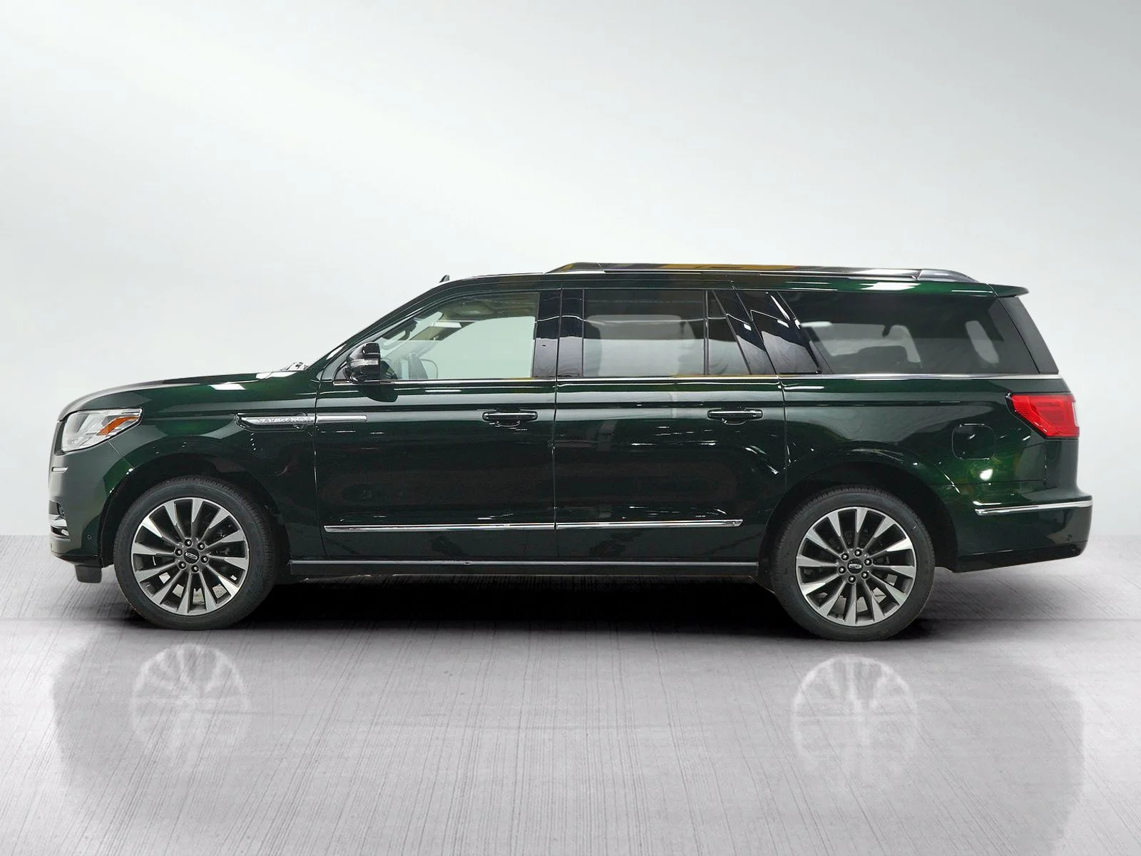Used 2021 Lincoln Navigator Reserve L with VIN 5LMJJ3LT6MEL04623 for sale in Wayzata, Minnesota