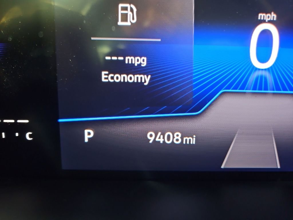 Used 2025 Pure White Volkswagen 1.5T SE image 19