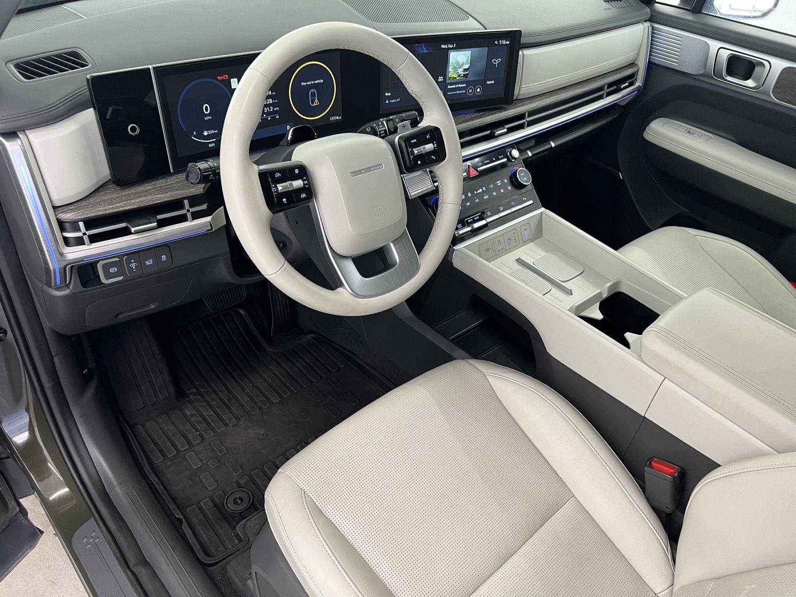 Used 2024 Rockwood Green Hyundai Limited image 13