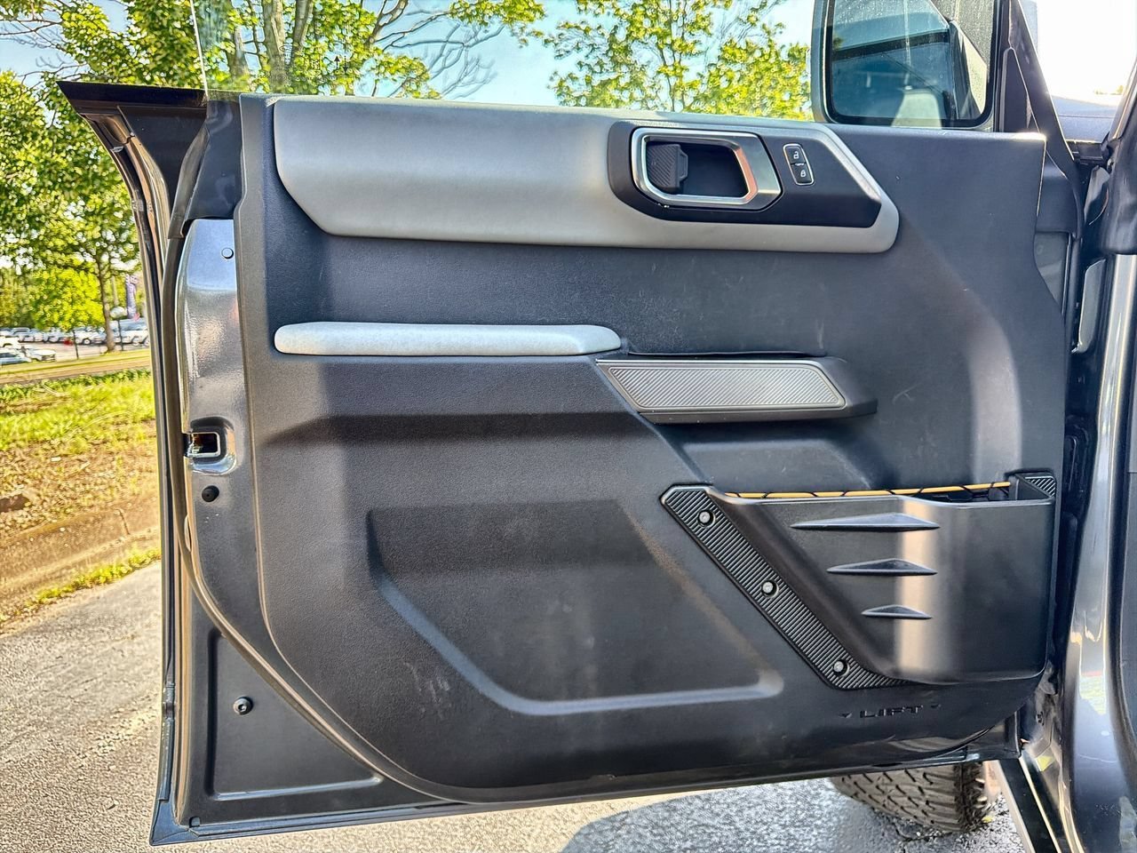 Used 2023 Gray Ford Badlands image 18