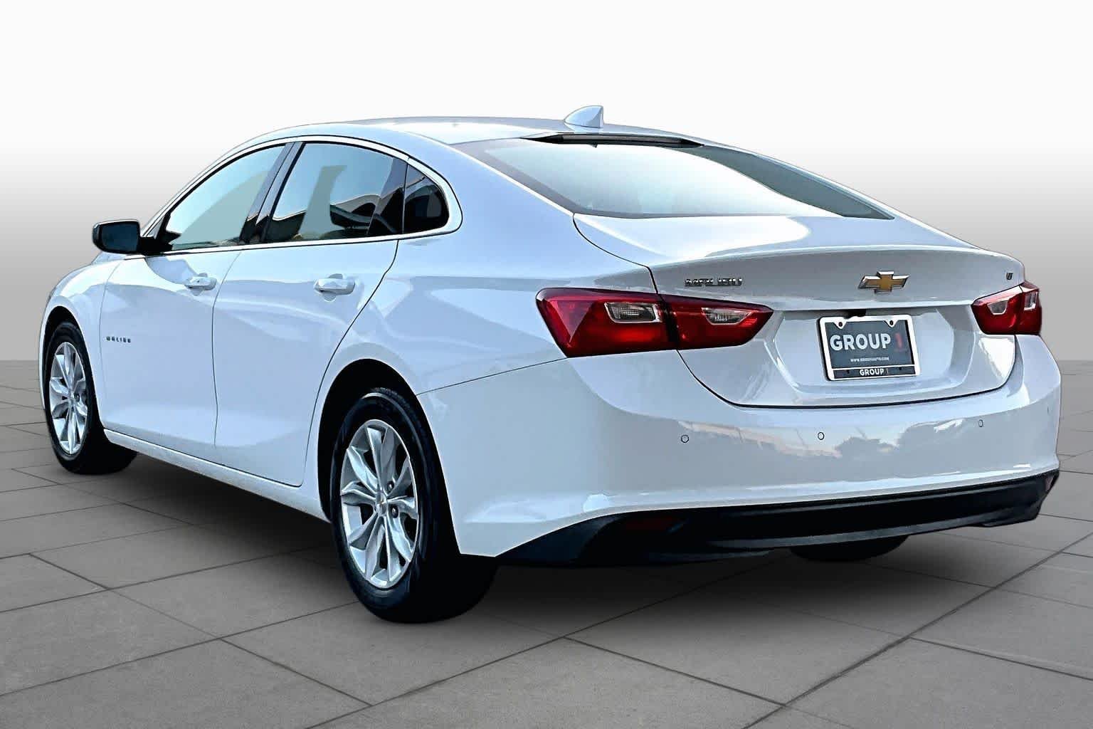 Used 2024 Summit White Chevrolet LT image 12