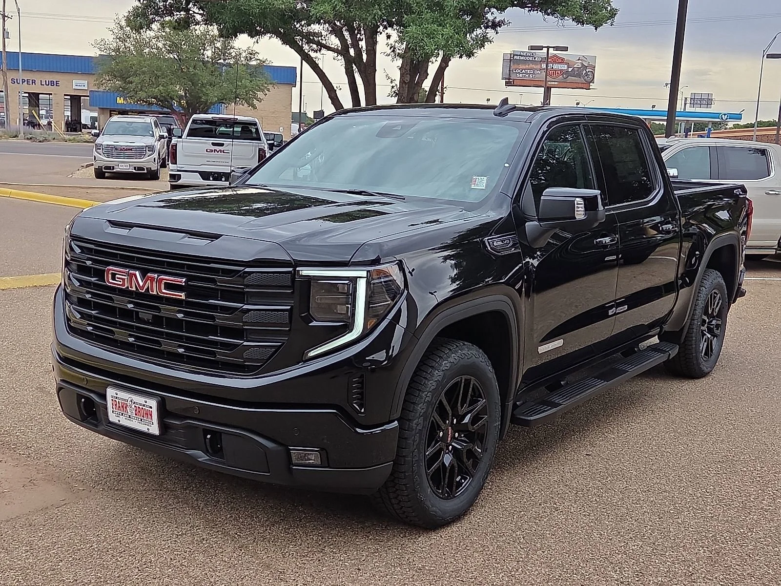 2026 GMC Sierra 4WD Crew Cab Short Box Elevation's photo