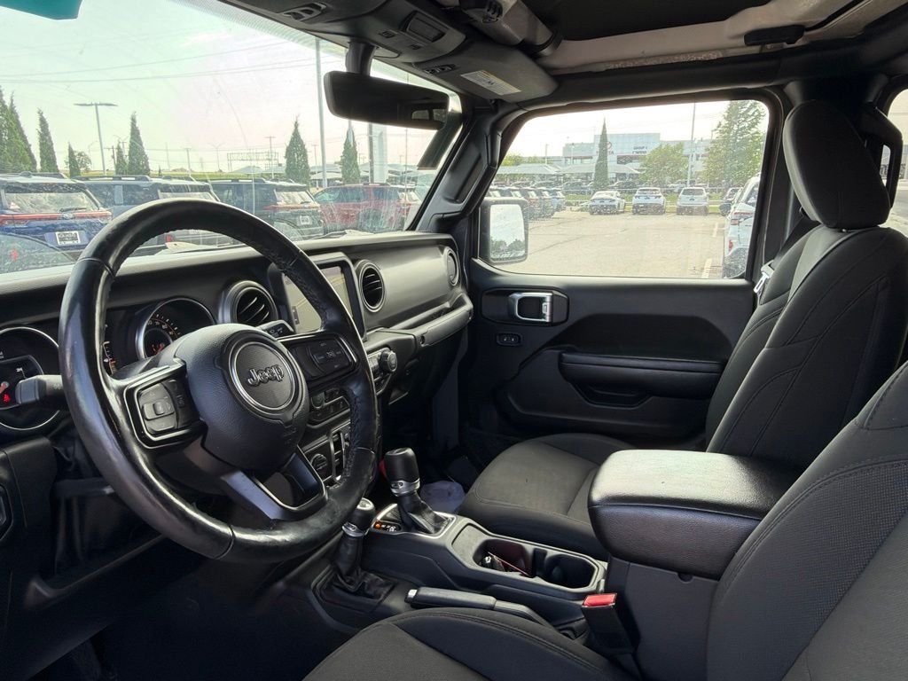 Used 2023 Gray Jeep Sport S image 4