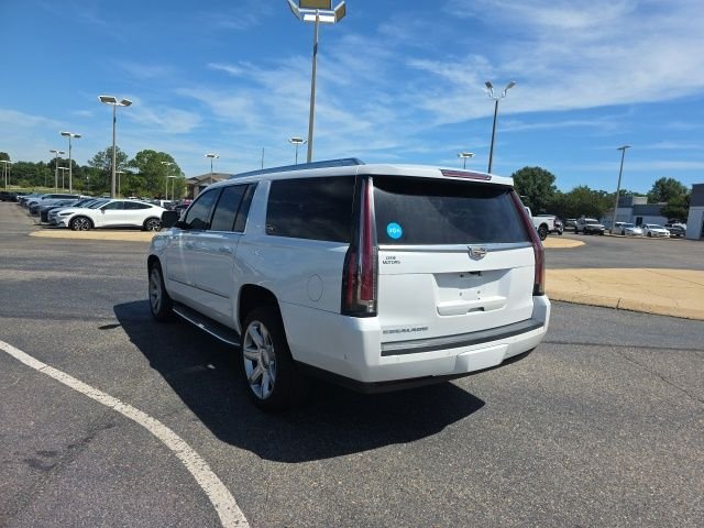 Used 2018 White Cadillac Premium image 5