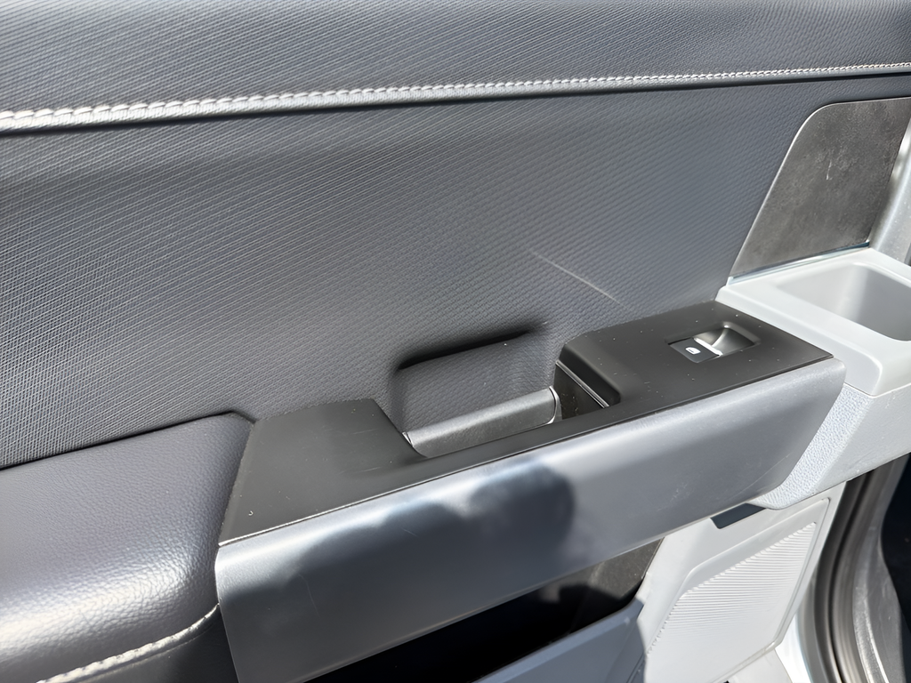 Used 2025 Silver Ford XLT image 19