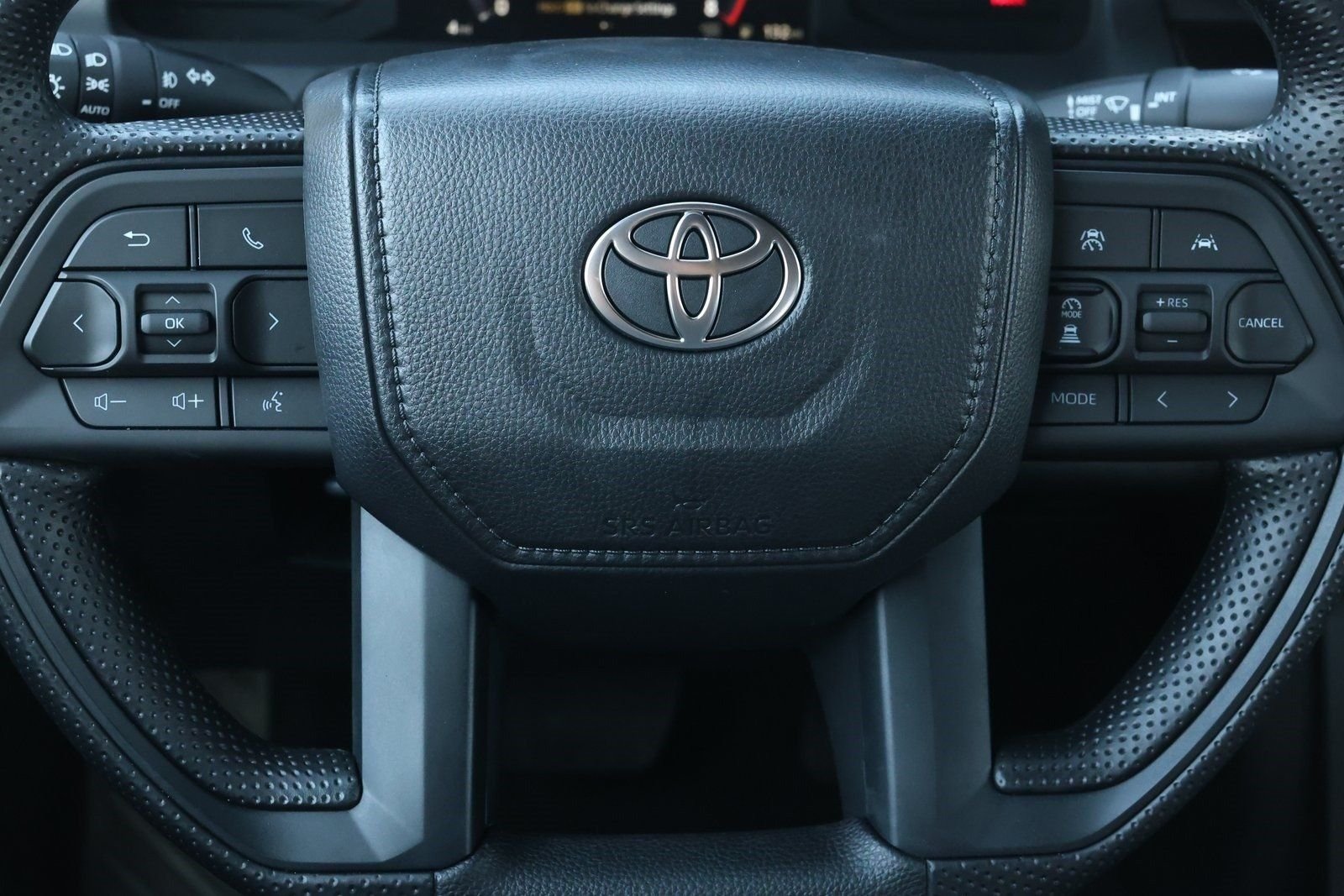 2025 Toyota Tacoma SR5 - Photo 18