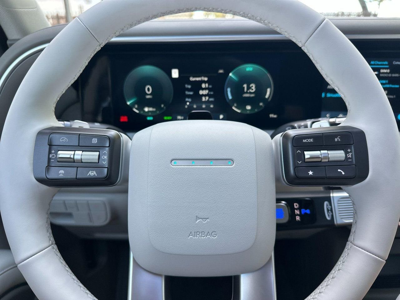 New 2026 White Hyundai SEL Premium 8P image 21