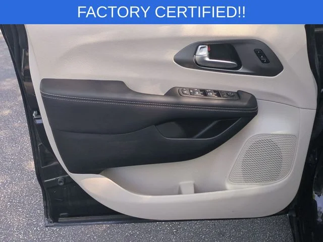 Used 2023 Black Chrysler Touring L image 12