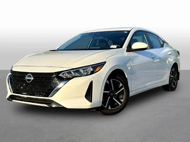 Used 2025 White Nissan SV image 3