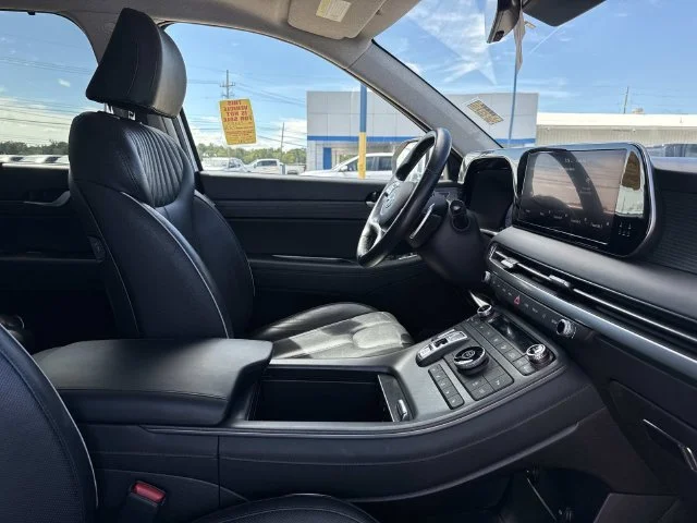 Used 2025 White Hyundai Limited image 25
