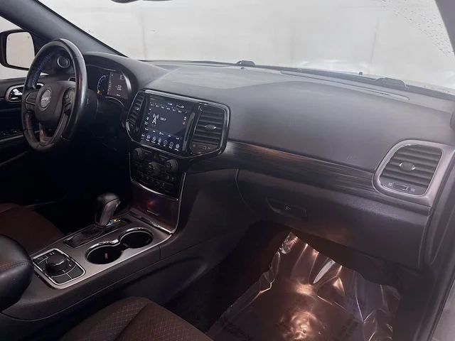 Used 2020 Gray Jeep Laredo image 26