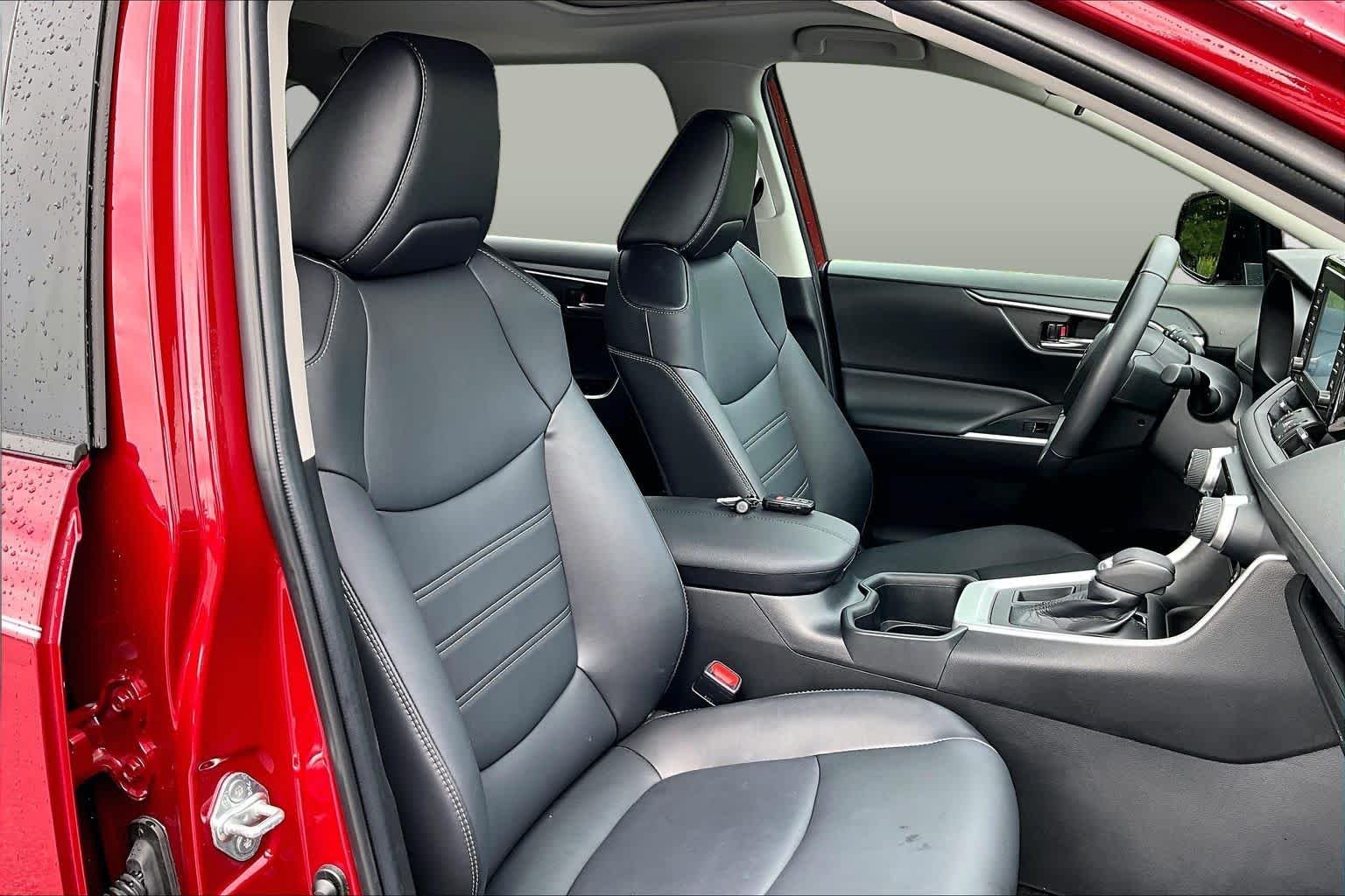Used 2022 Ruby Flare Pearl Toyota XLE Premium image 8