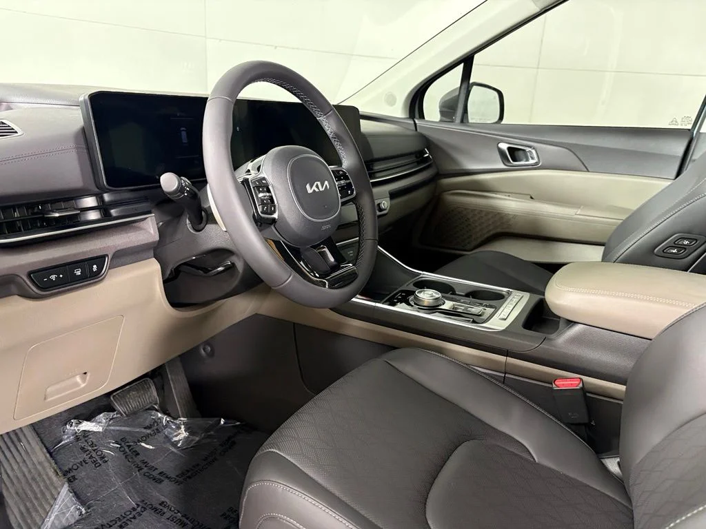 New 2026 Ceramic Silver Kia EX image 21