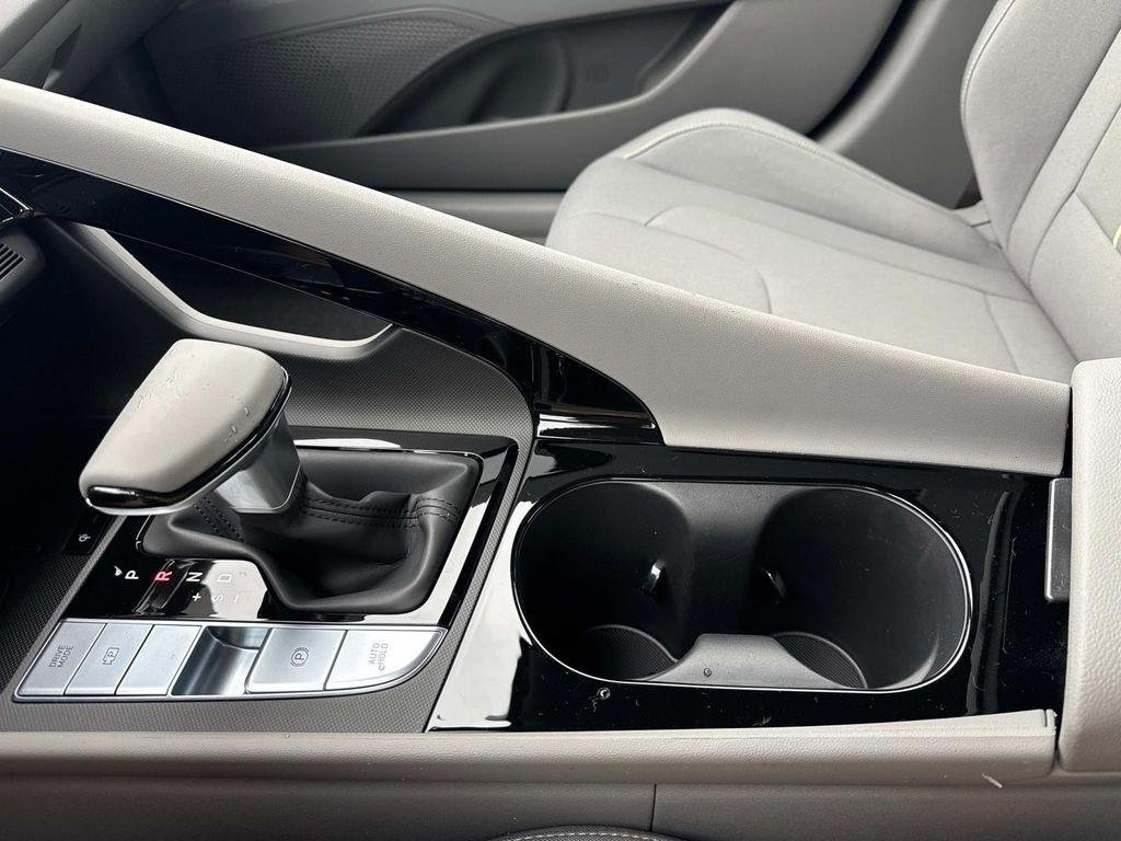 2025 Hyundai Elantra Blue - Photo 12