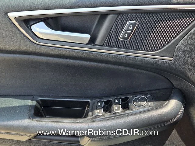 Used 2017 Gray Ford SEL image 32