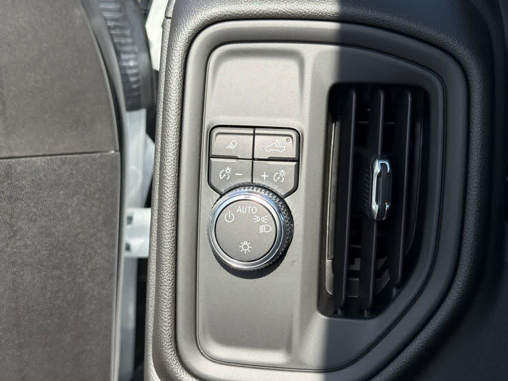 New 2025 Summit White GMC Pro image 19