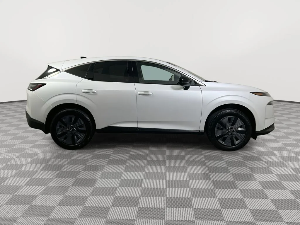 New 2026 White Nissan SL image 9
