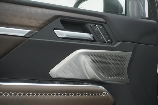 2026 GMC Acadia Denali Ultimate - Photo 16