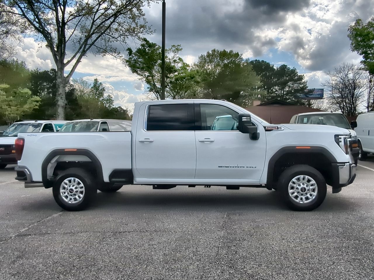 New 2026 Summit White GMC SLE image 9