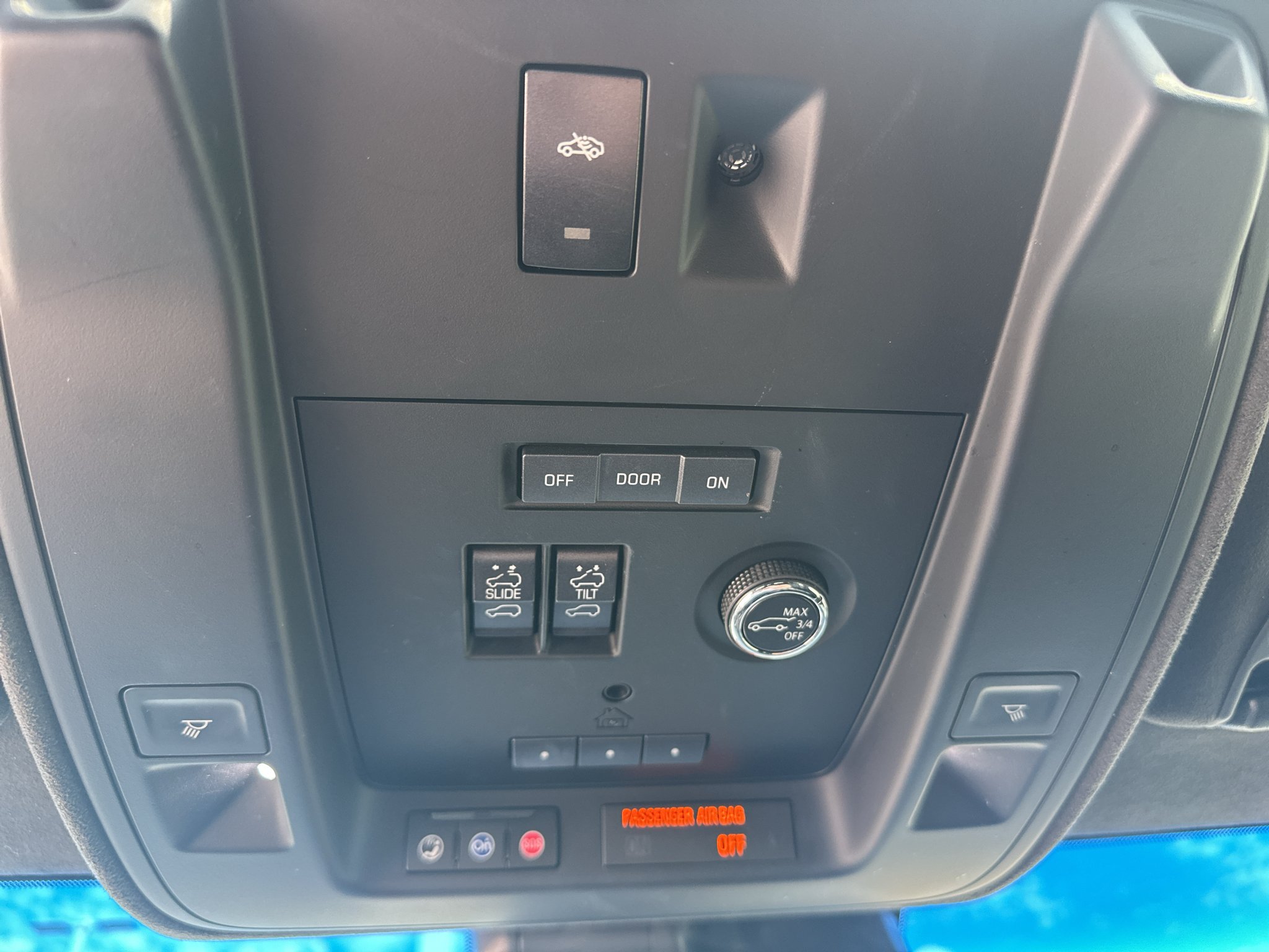 Used 2019 Shadow Metallic Cadillac Platinum image 27