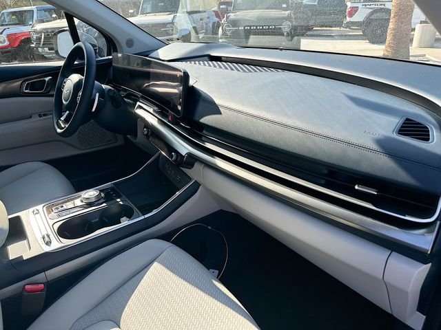 New 2026 White Kia SX Prestige image 32