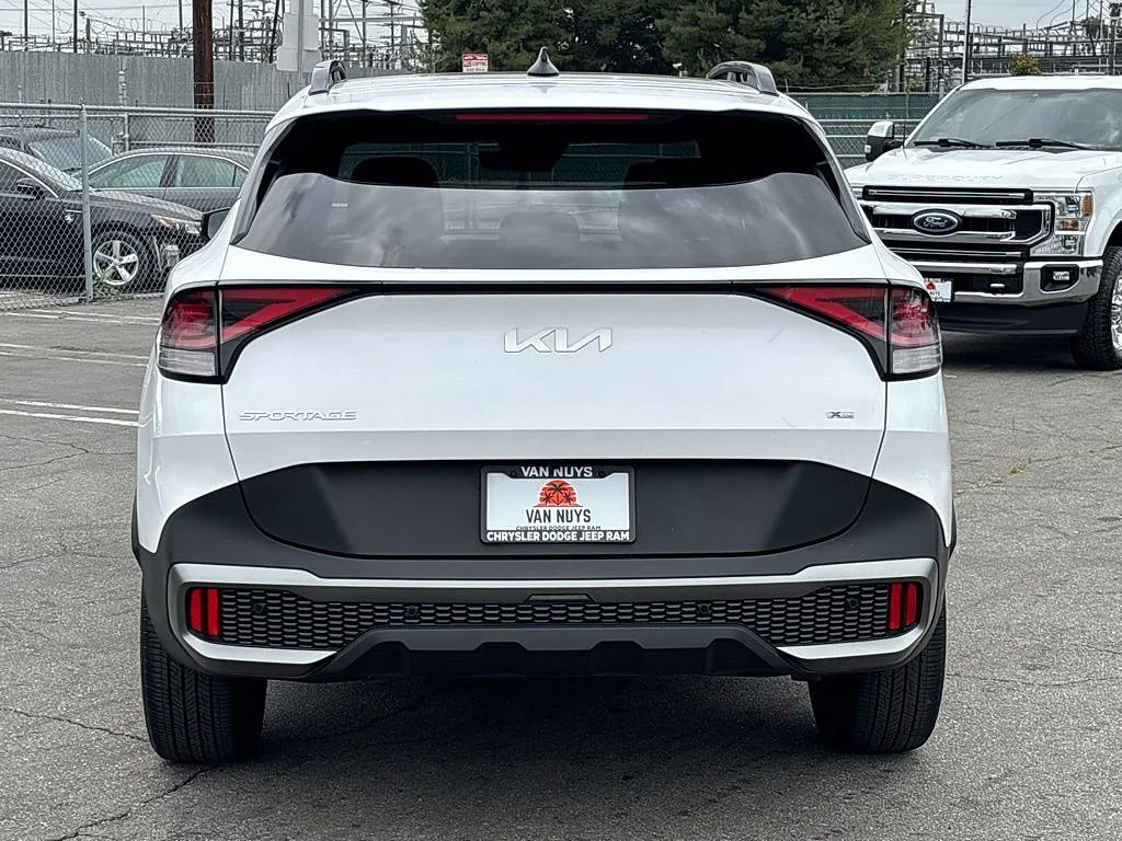 Used 2023 Glacial White Pearl Kia X-Line image 4