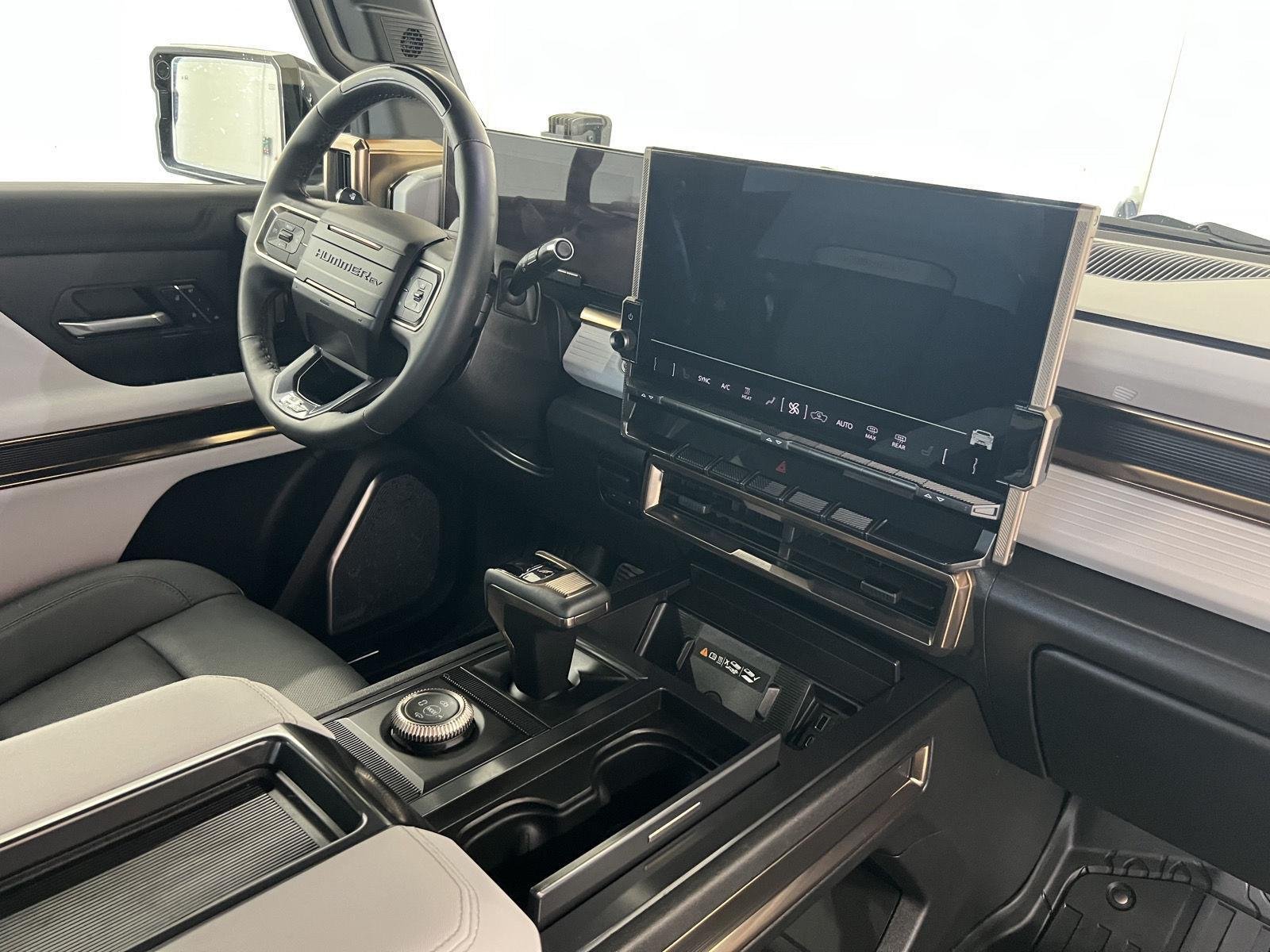 2024 GMC HUMMER EV 2X - Photo 31