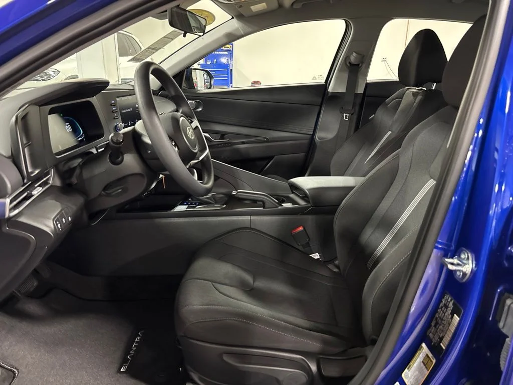 New 2025 Blue Hyundai SE image 10