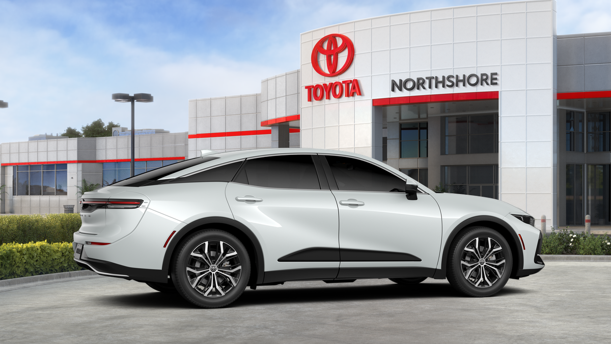 New 2026 Oxygen White Toyota XLE image 18