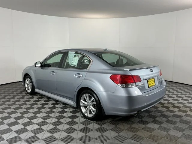 Used 2014 Silver Subaru 2.5i image 7