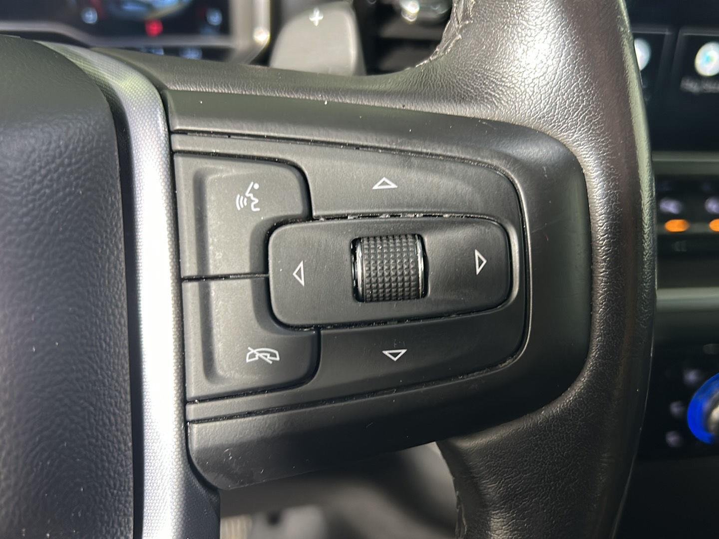 Used 2022 Titanium Rush Metallic GMC SLT image 26