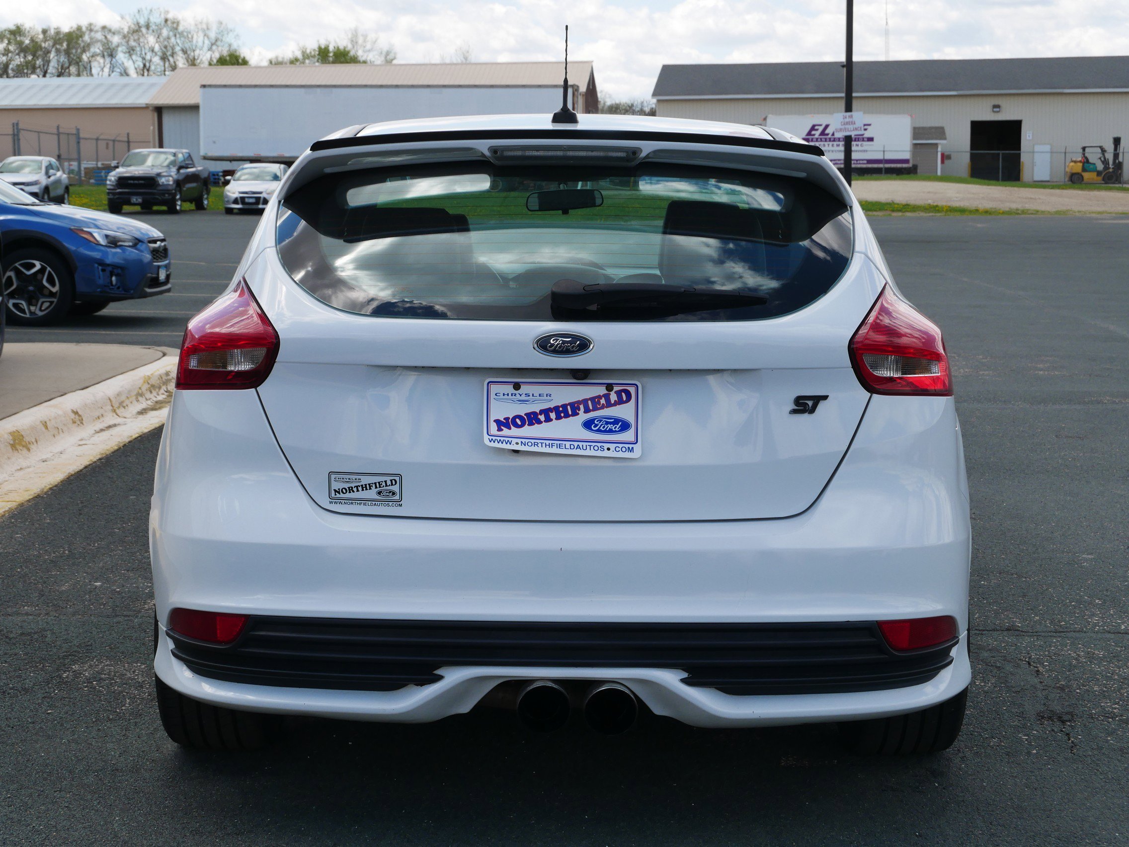 View vehicle photo 7