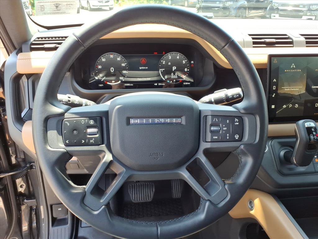 Certified Used 2025 Carpathian Grey Premium Metallic Land Rover X-Dynamic SE image 15