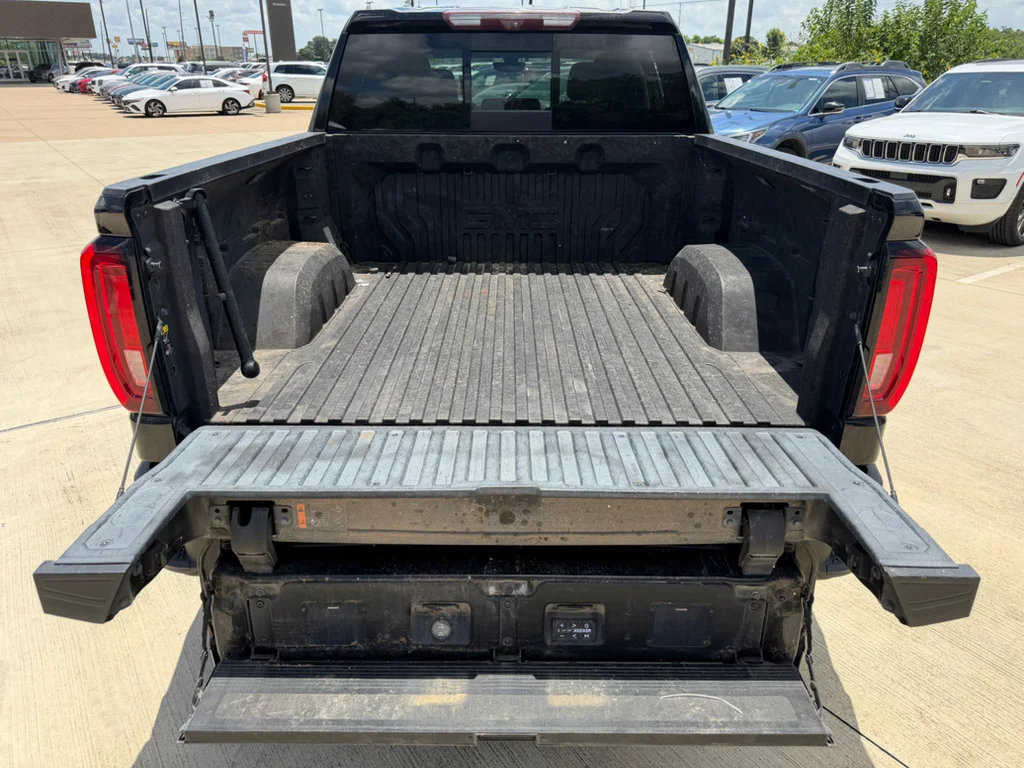 Used 2021 Onyx Black GMC Denali image 34