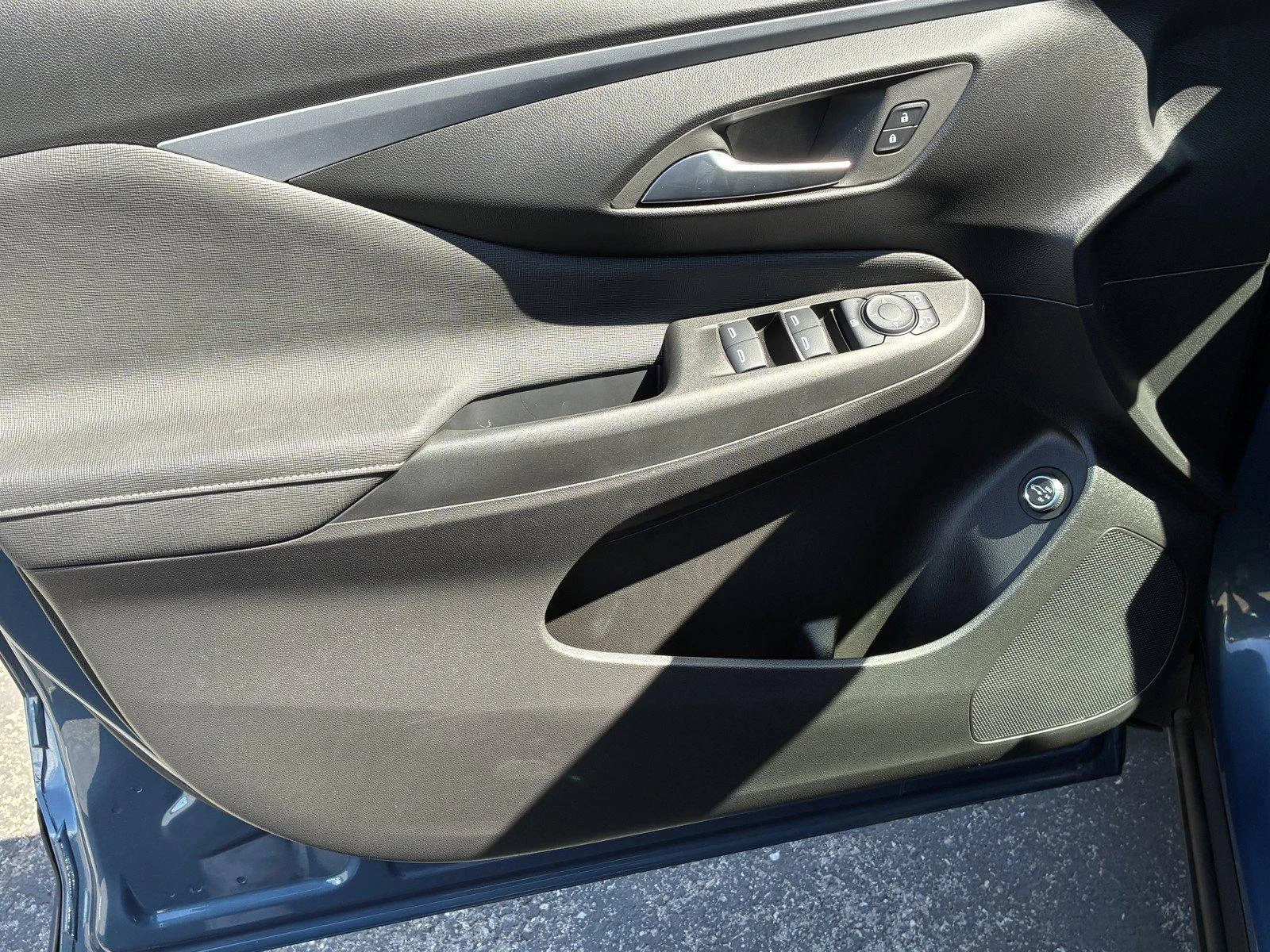 New 2026 Ocean Blue Metallic Buick Preferred image 20