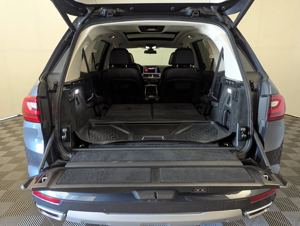 Certified Used 2020 Gray BMW xDrive40i image 17