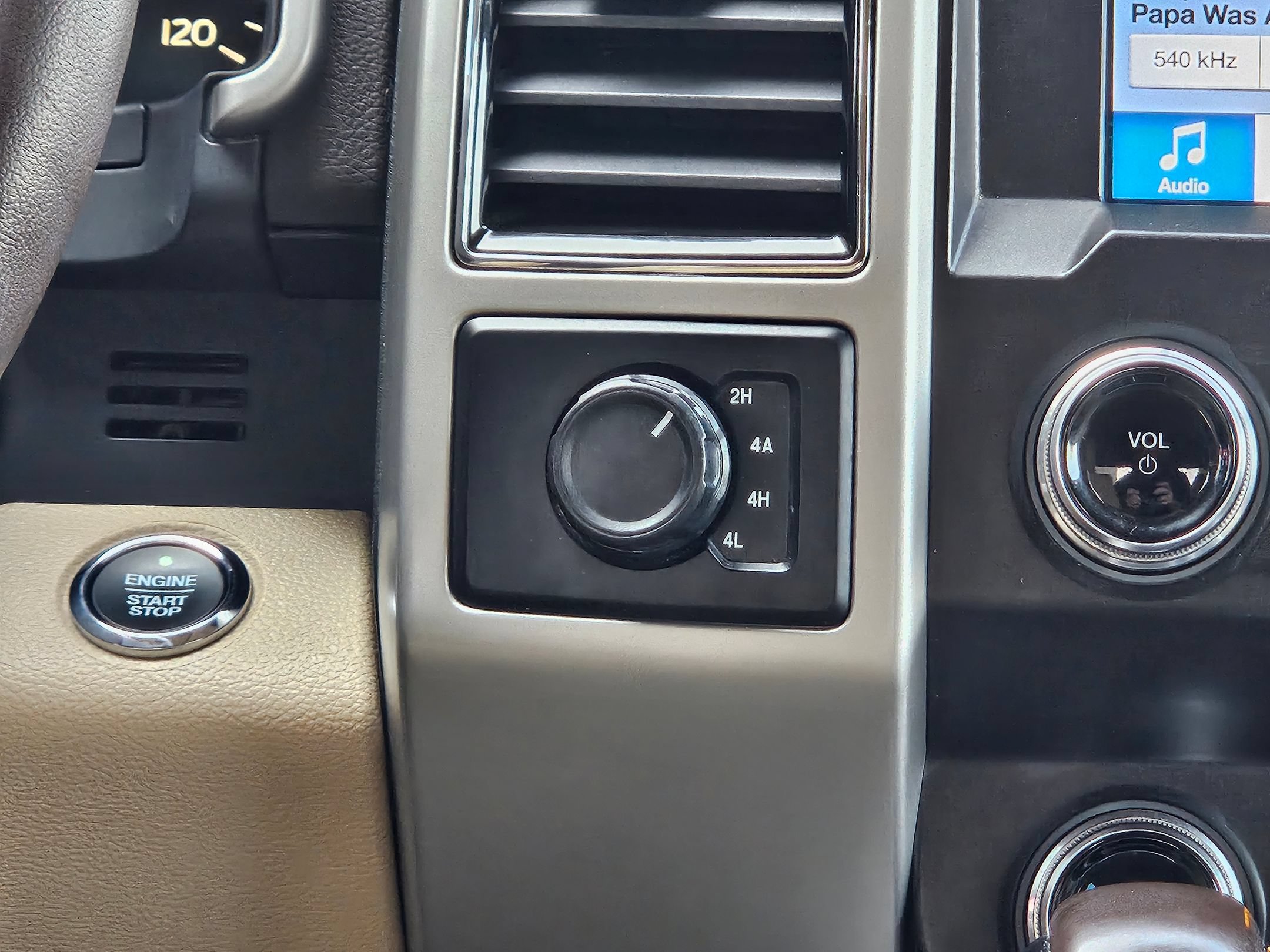 Used 2019 Silver Spruce Metallic Ford LARIAT image 14