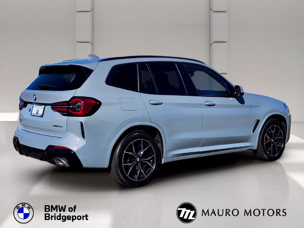 Used 2023 Gray BMW xDrive30i image 5