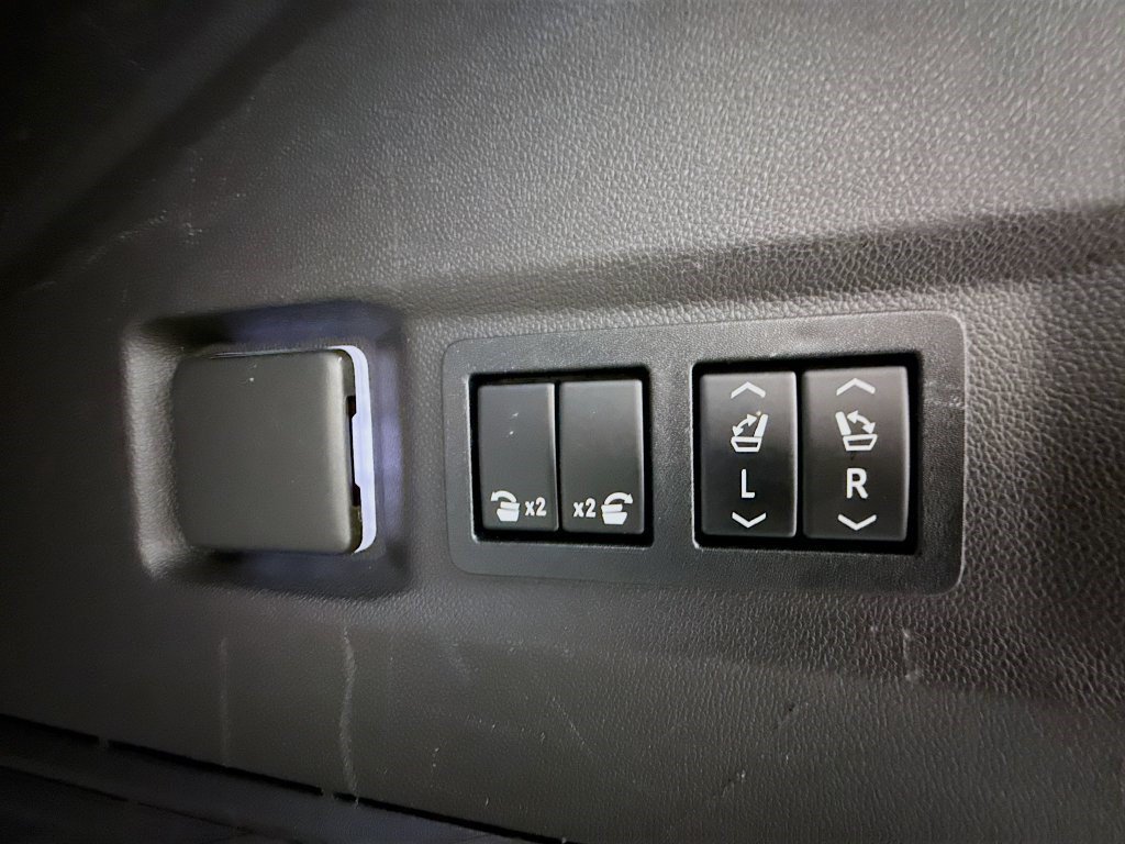 Used 2021 Shadow Gray Metallic Chevrolet Premier image 40