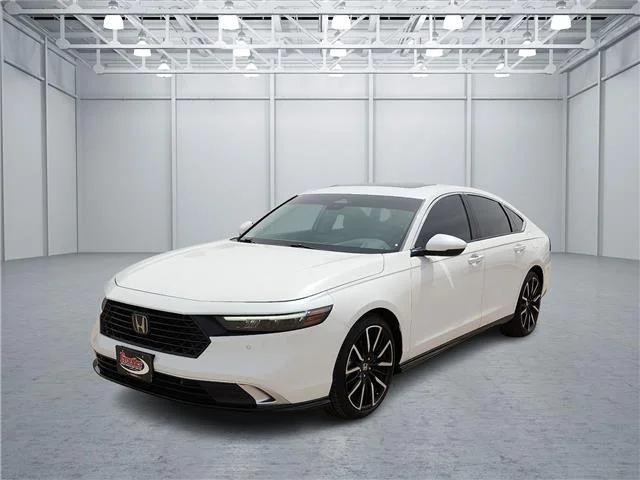 Used 2024 White Honda Touring image 1