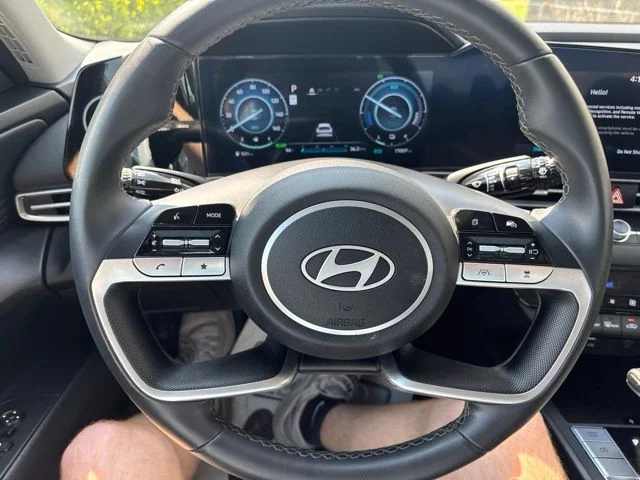 Used 2025 Metal Hyundai Limited image 18