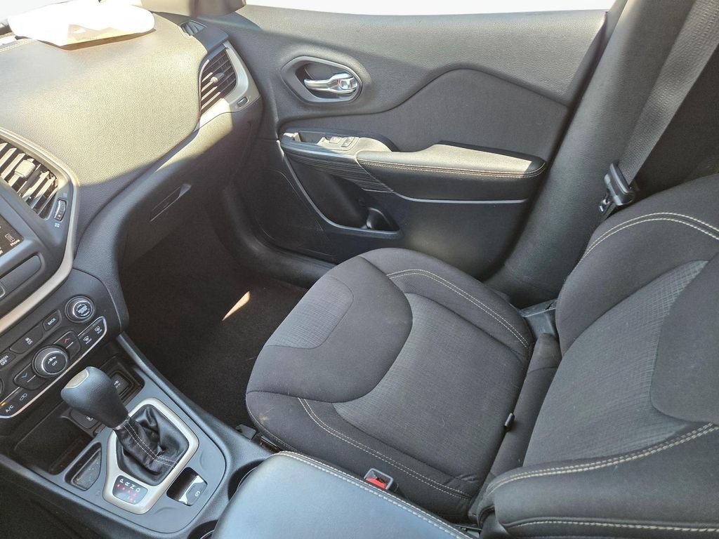 2016 Jeep Cherokee Latitude - Photo 18