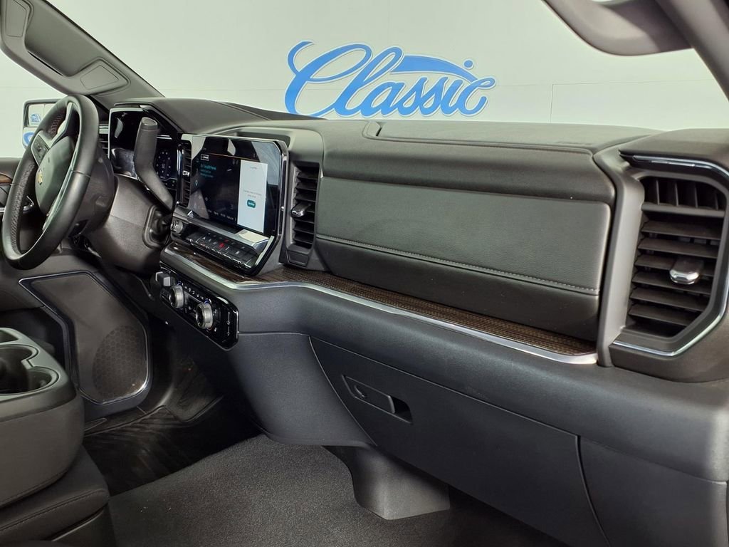 Used 2025 Cypress Gray Chevrolet LT image 9