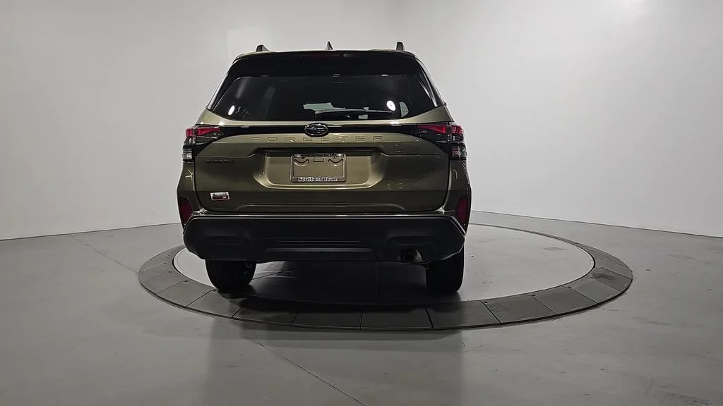 New 2026 AUTUMN GREEN METALLIC Subaru Premium image 4
