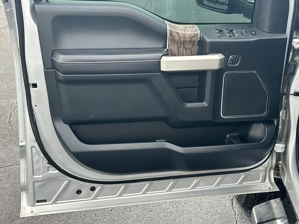 Used 2018 Silver Ford Lariat image 10