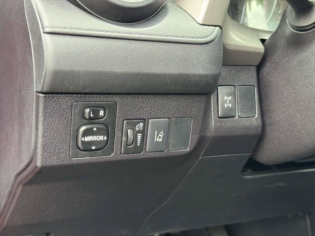 Used 2018 Red Toyota LE image 9